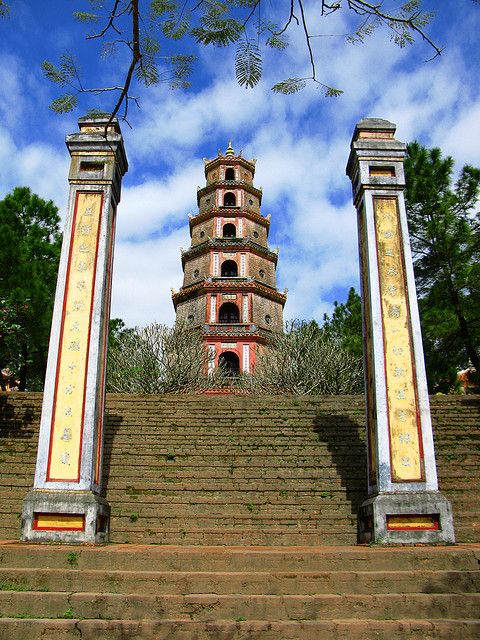 phuoc duyen tower thien mu pagoda