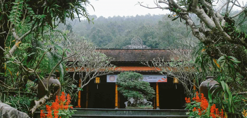 huyen khong son thuong pagoda
